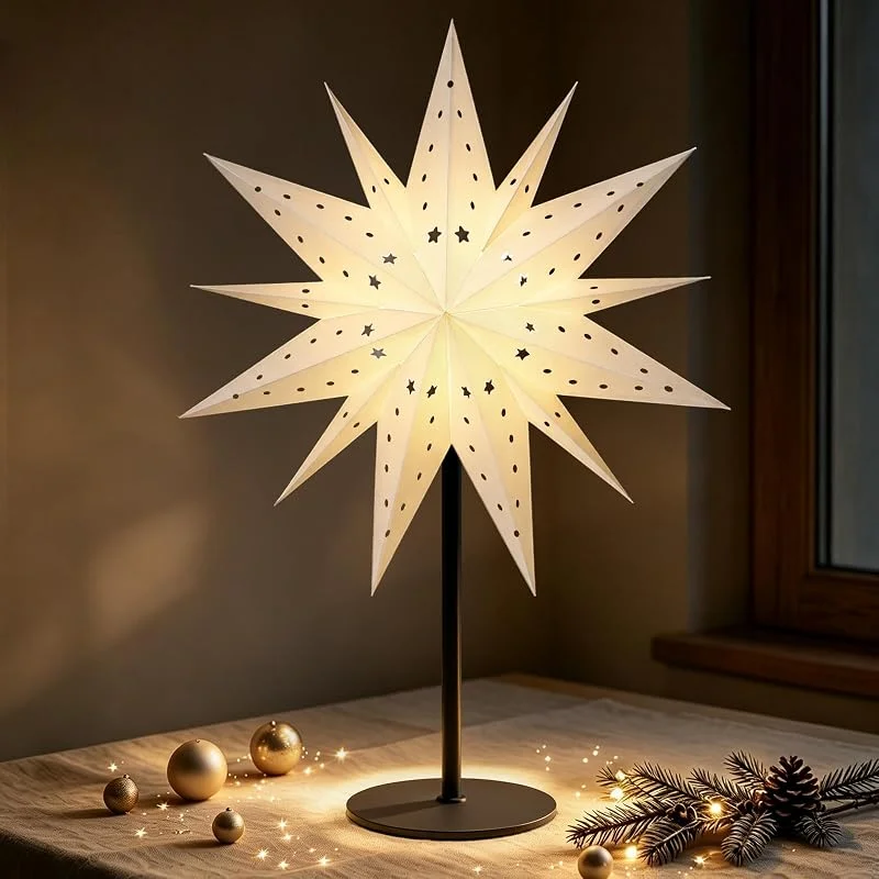 Visita la tienda de Lewondr Lewondr Lámpara De Mesa Estrella De Navidad 3D De Papel, 17, 72" Estrella Navideña De 13 Puntas Calada Iluminada Con Bombilla LED E14, Decoración De Mesa Navideña Con Base De Hierro Para Hogar — Cena a la luz de velas