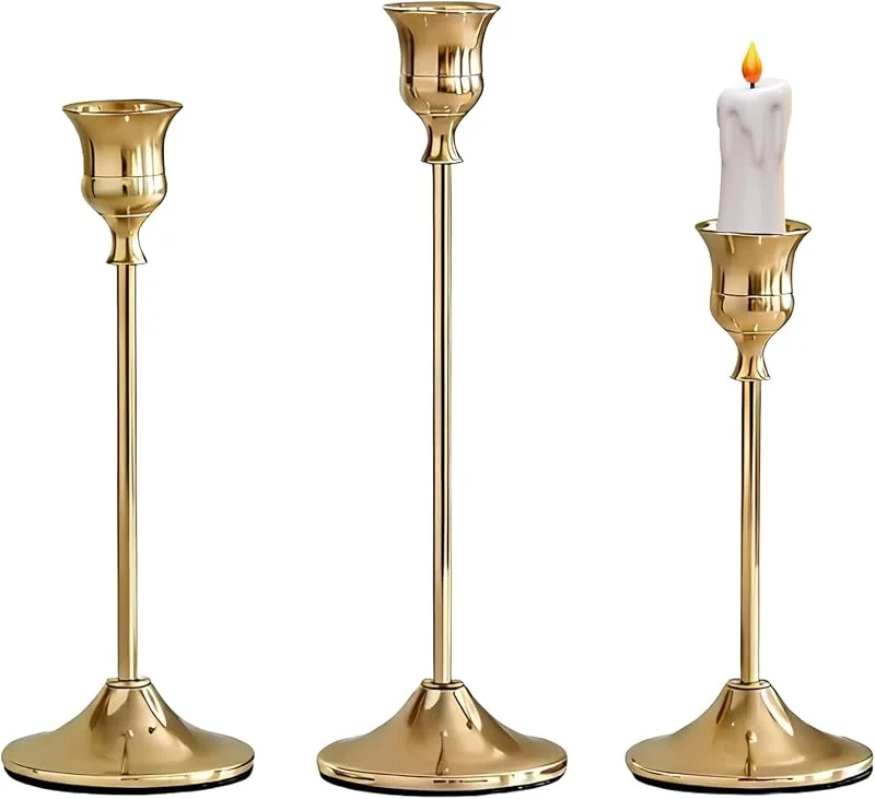 GWEOR Set de 3 Candelabros Dorados Cónicos 16, 19, 22cm de Metal Vintage, para Bodas Cenas y Decoración de Mesa y Chimenea — Cena a la luz de velas