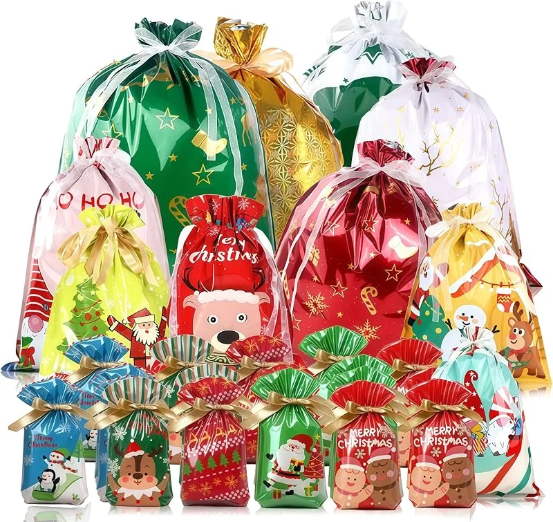 COSORO 40 Piezas Bolsas de Regalo con Cordón de Navidad, Foil Bolsas Regalo Grande Mediana Pequeñas de Cuerdas Reutilizables, Bolsa de Chuches Golosinas Infantil Embalaje Regalos para Decoración Navidad — Envoltorio regalo