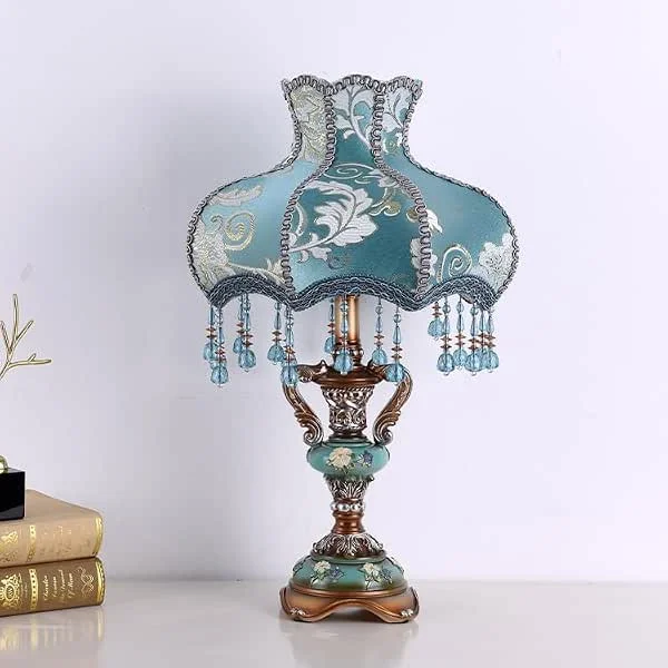 kaixunl Lámpara victoriana antigua con flecos y encaje, azul, lámpara de mesa de tela vintage con pantalla, mesita de noche pastoral europea, lámpara de mesa con forma de jarrón para dormitorio, sala de est — Cena a la luz de velas