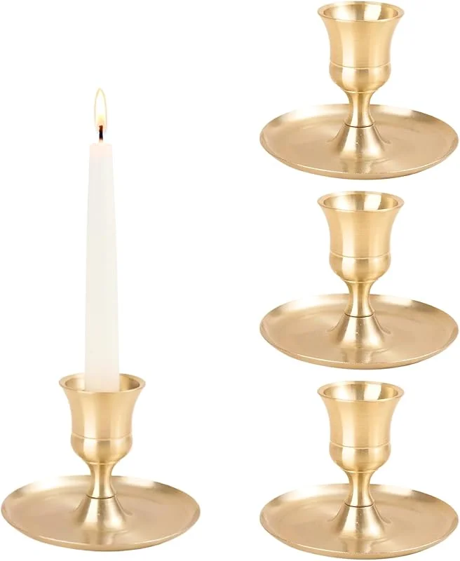 FYting 4 Piezas Candelabros para Velas, Porta Velas, Portavelas Navidad, Candelador de Copa de Vino de Falda, para Velas de Palo Dorado 1-2 cm, Navidad, Fiesta, Dormitorio (Dorado) — Cena a la luz de velas