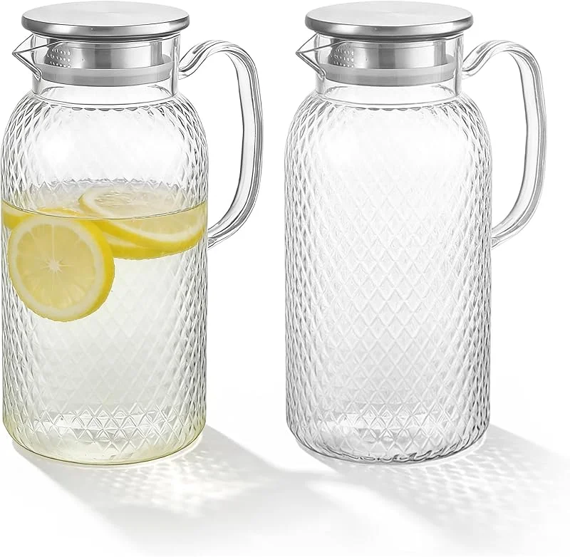 Bqkroa 2 jarras de plástico con tapa: botella de agua de piña de 1, 8 l, jarra de agua transparente de plástico, jarra de agua para frigorífico, para bebidas caseras, agua, leche, café, vino, té helado — Vino y mesa festiva