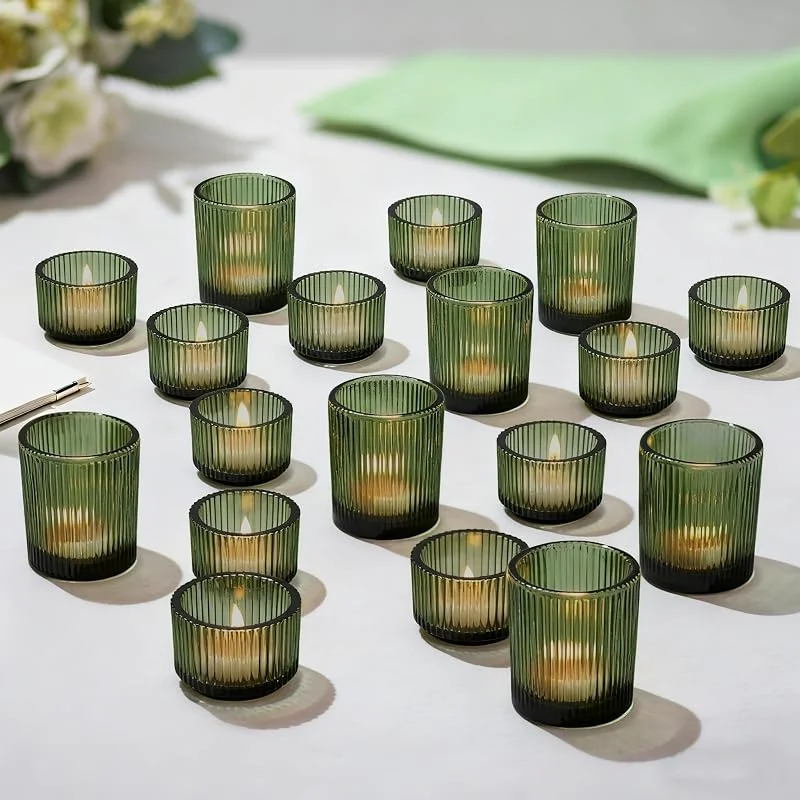 Hewory Juego de 24 portavelas de té de cristal, color verde, juego de 24 velas pequeñas, vintage, portavelas de cristal, decoración de mesa para salón, decoración de Navidad, boda, fiesta — Cena a la luz de velas