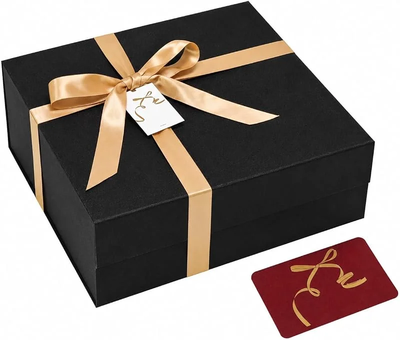 BloomWrap Grande Caja de Regalo Negra con Tapa 33.5 x 30 x 12.5 cm, Caja Plegable Brillante con Cierre Magnético, Cinta, Tarjeta y Etiqueta — Envoltorio regalo